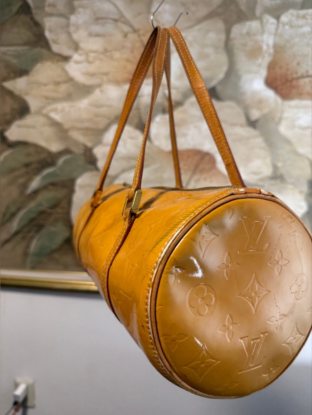 Louis Vuitton Monogram Vernis Papillon - Picture 6 of 16
